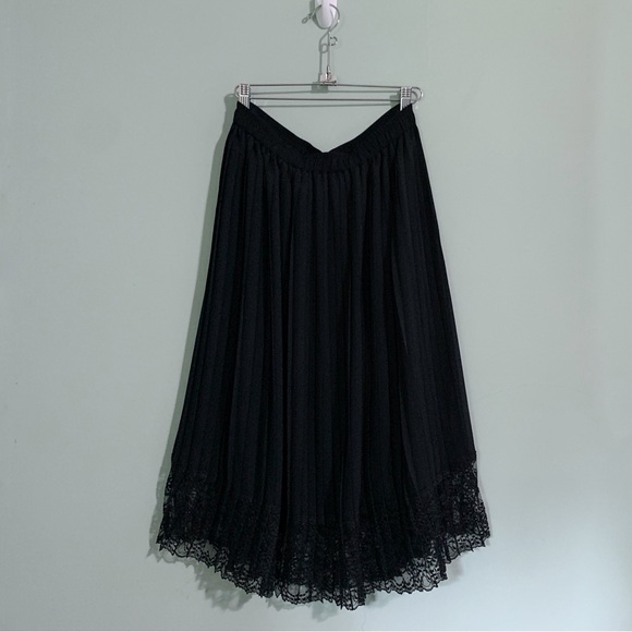 CLUB MONACO lace trim pleated midi skirt - Picture 2 of 13